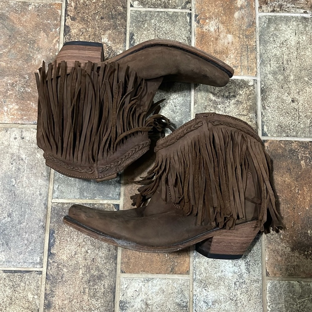 Liberty black-ankle fringe